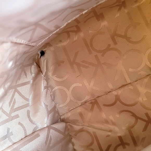 Calvin Klein Signature Handbag - Picture 13 of 14